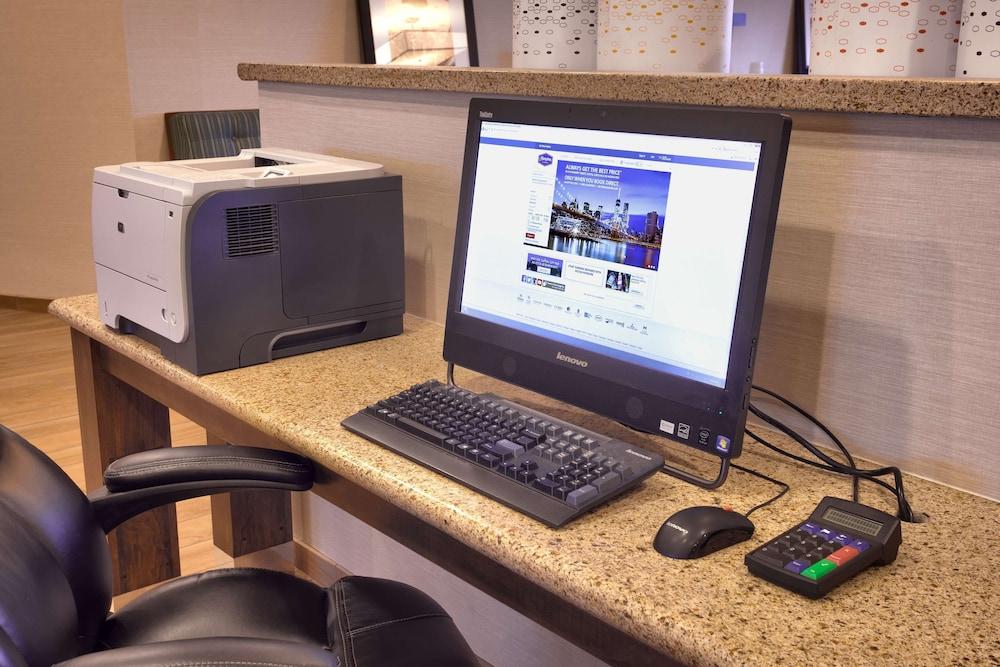 Hotel Hampton By Hilton Irvine East - Forest 3*