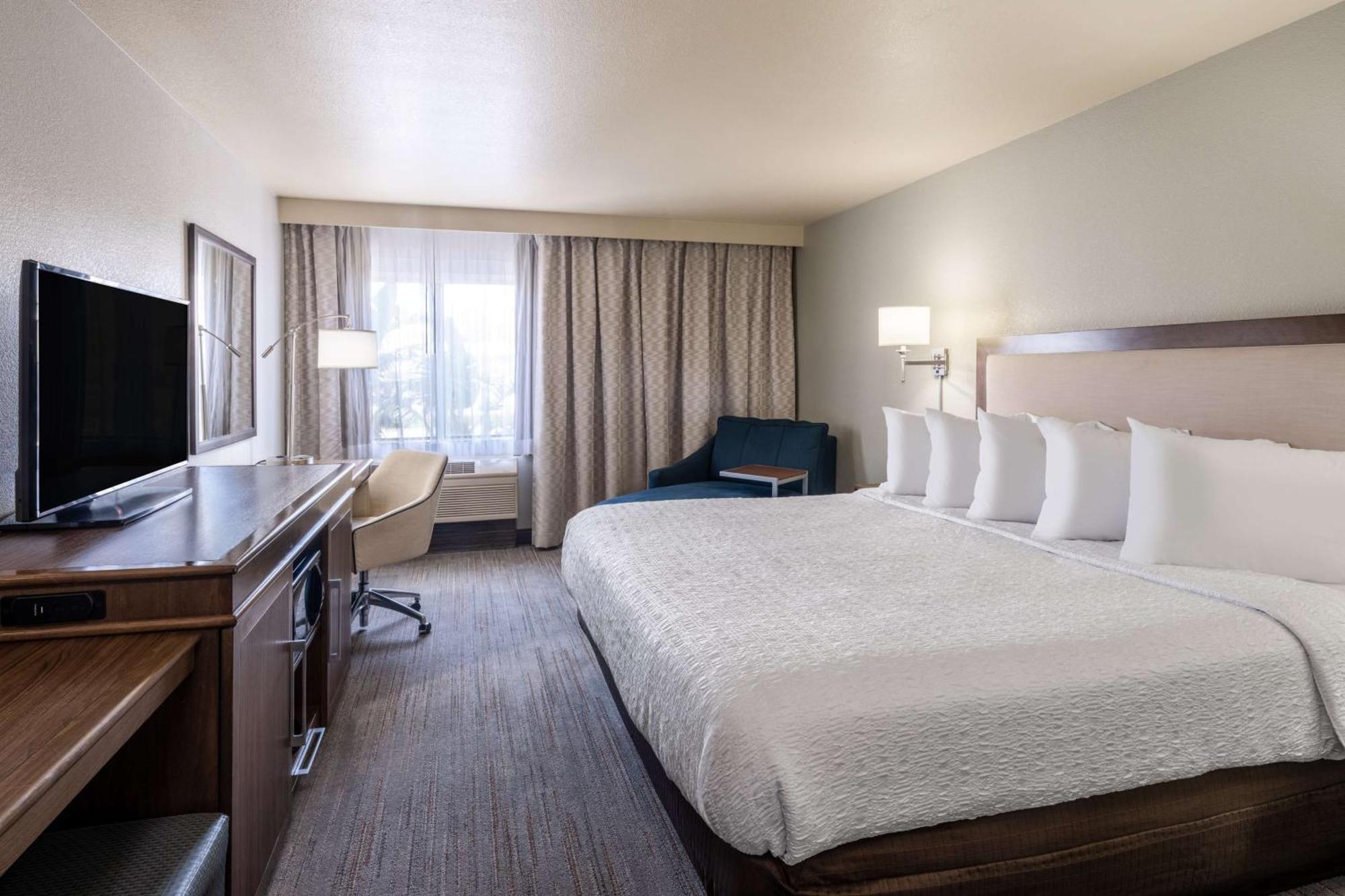 Hampton By Hilton Irvine East - Forest