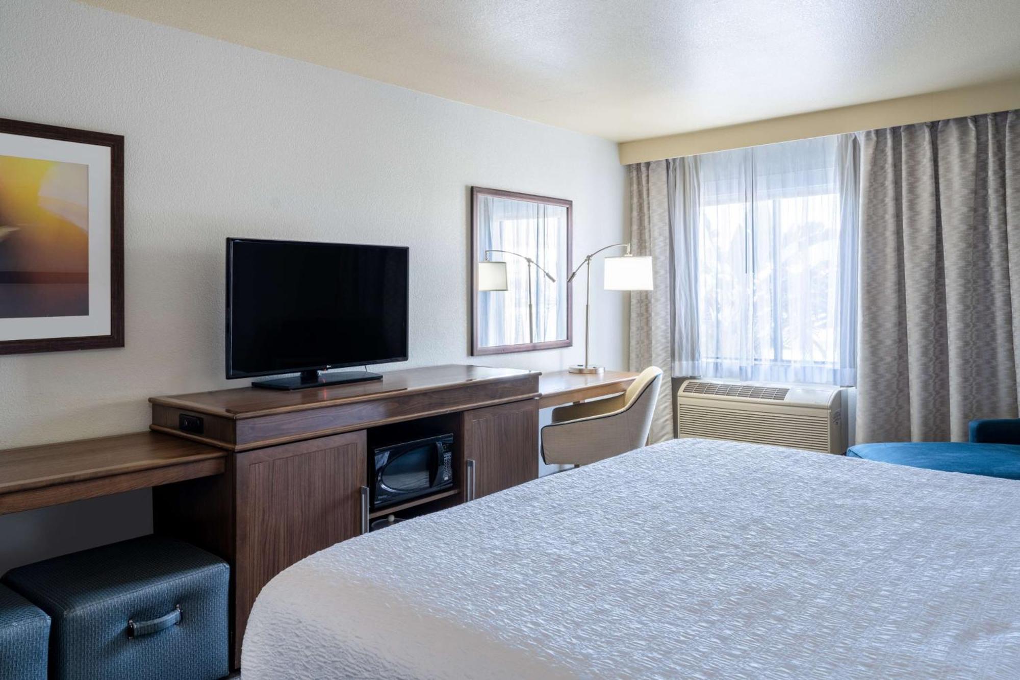 Hotel Hampton By Hilton Irvine East - Forest